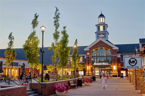 woodbury commons outlet